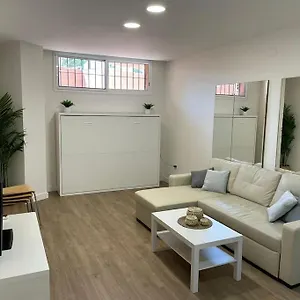 https://precioso-estudio-recin-reformado-con-piscina.hotelsinnerja.org