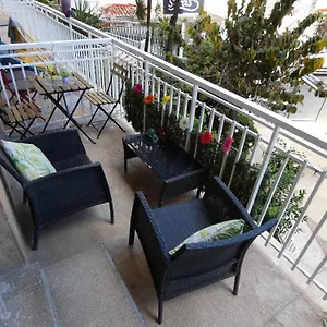 https://moderno-apartamento-en-la-nogalera.1costadelsol.com